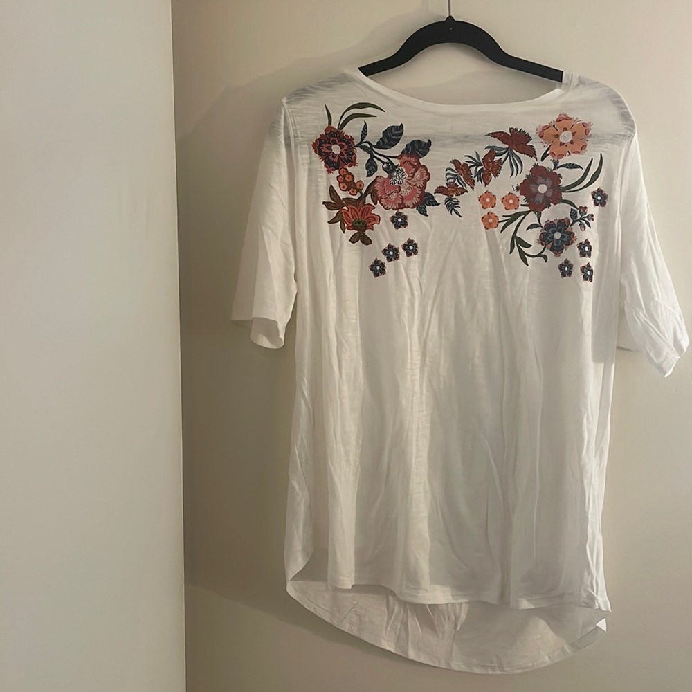 loft floral chest detail t-shirt